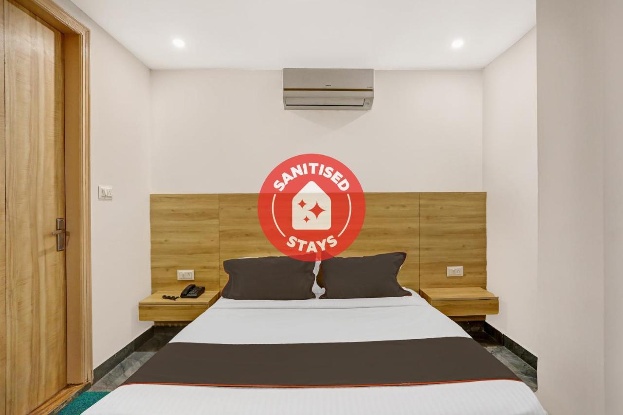 Oyo 81641 Collection O Hotel A1 Residency Нью-Дели Экстерьер фото